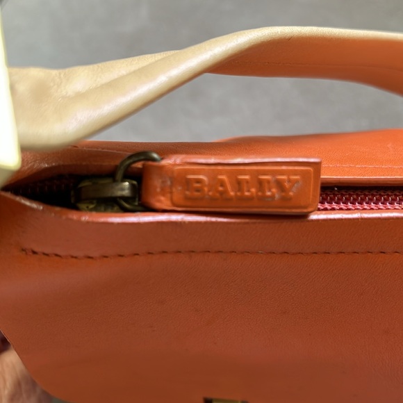 Bally vintage Orange Leather Shoulder Bag - Picture 3 of 6